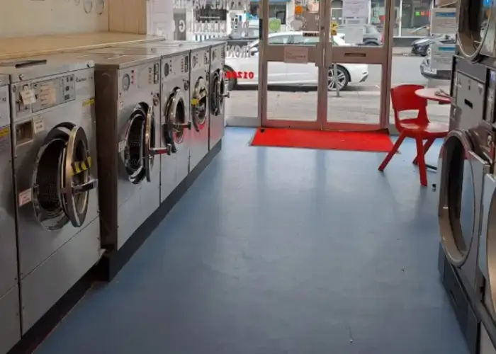 Bubbles Laundry Shop machines